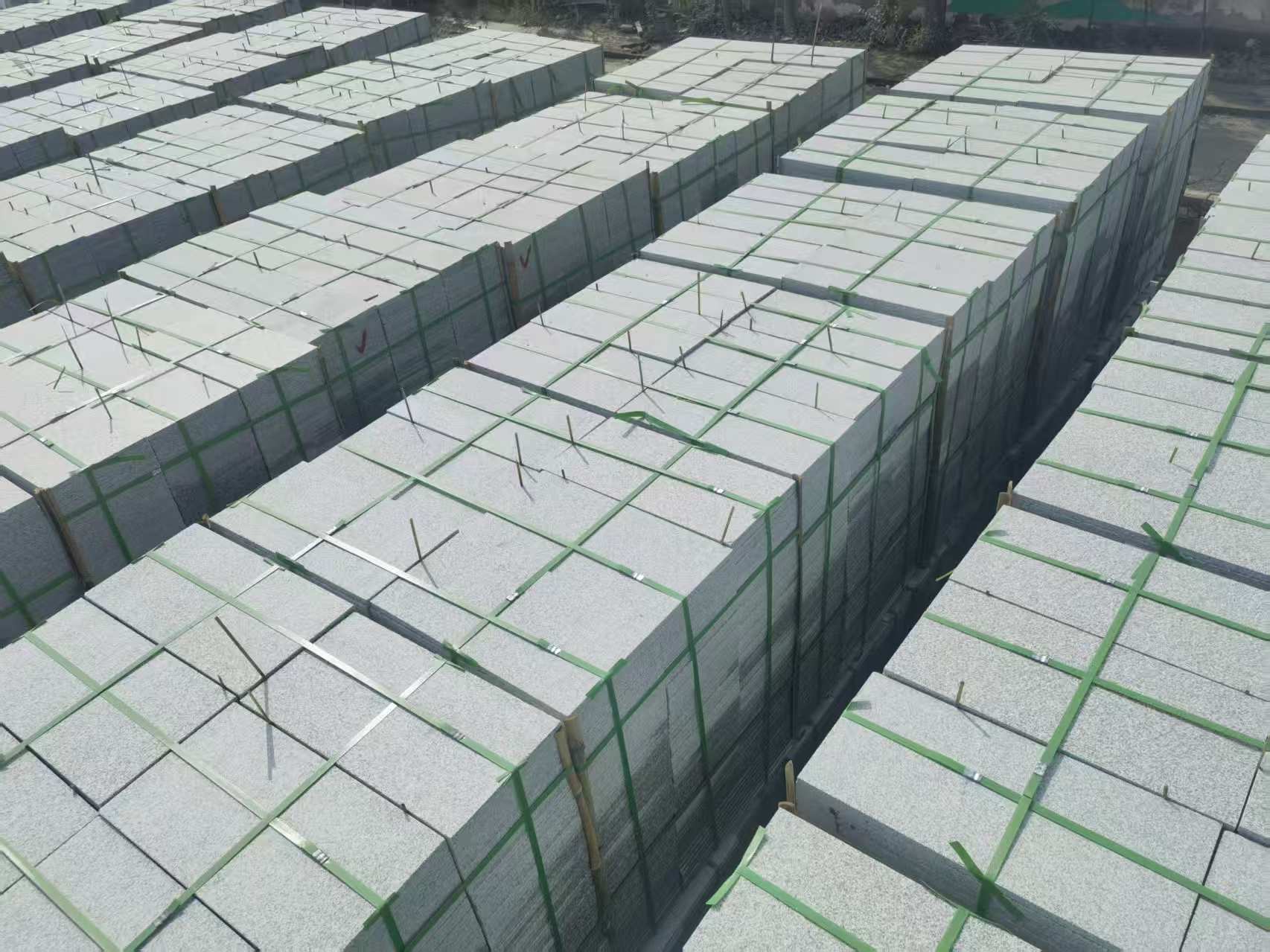 本溪 芝麻白1.8公分火烧300*600地铺，清仓大甩卖