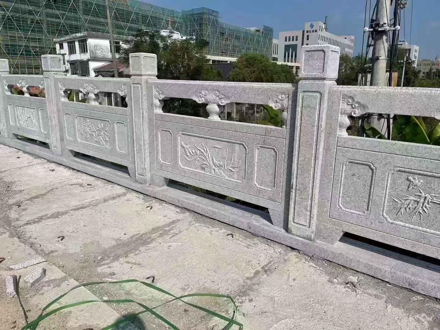本溪 芝麻白栏杆