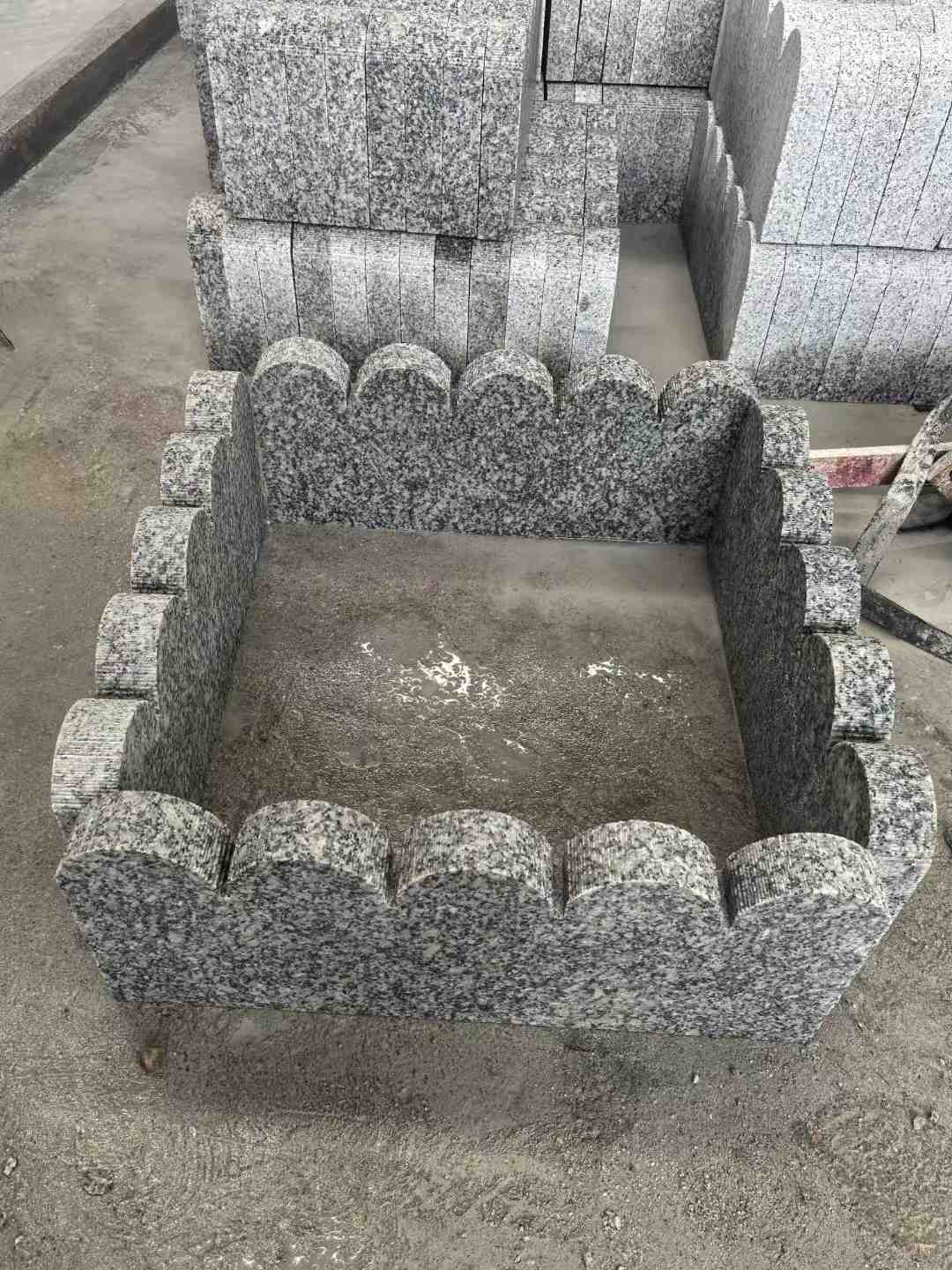 本溪 花边石、花坛围栏石、花池界石、菜园栅栏石、镶边石、波浪状界石介绍