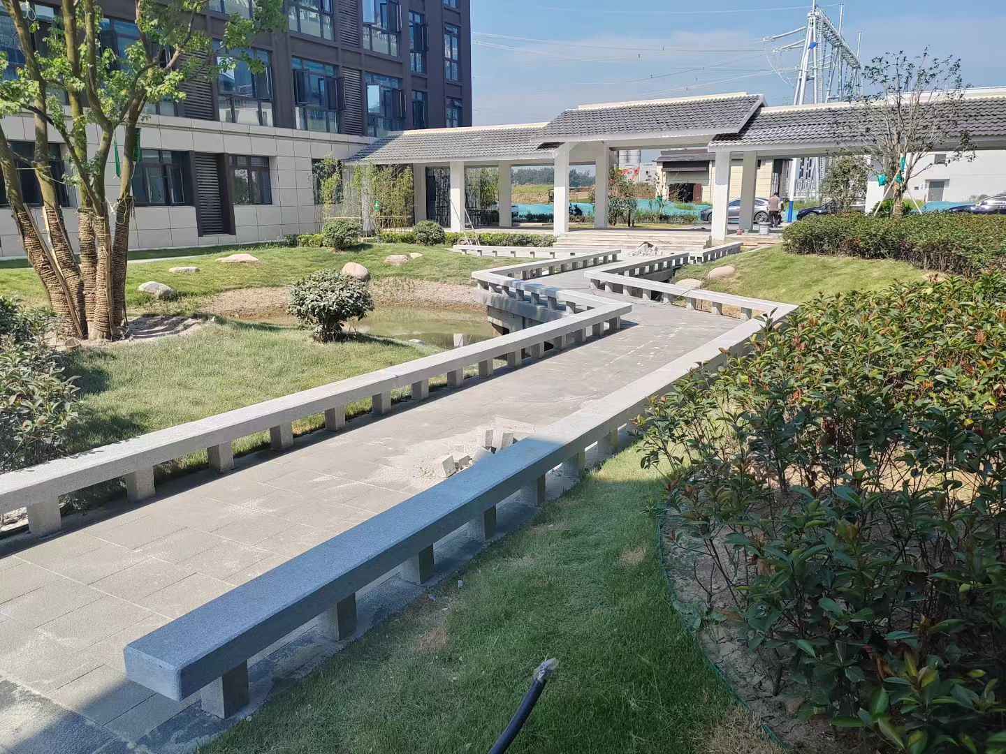 本溪 芝麻灰小区坐凳&栏杆安装效果